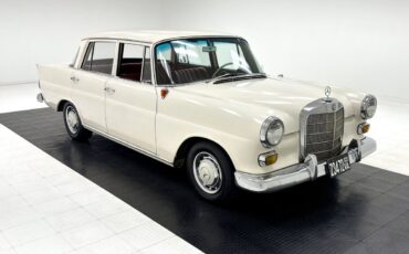 Mercedes-Benz-190Dc-Berline-1965-6