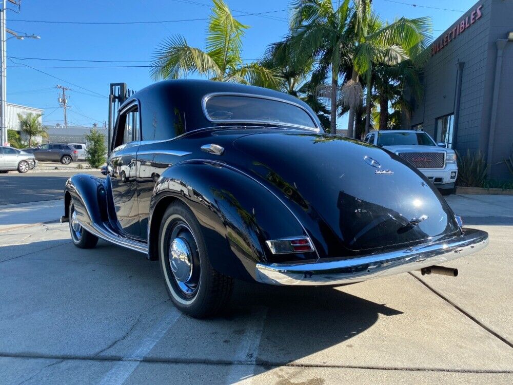 Mercedes-Benz-200-Series-1955-4