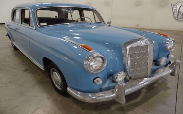 Mercedes-Benz-200-Series-1959-6