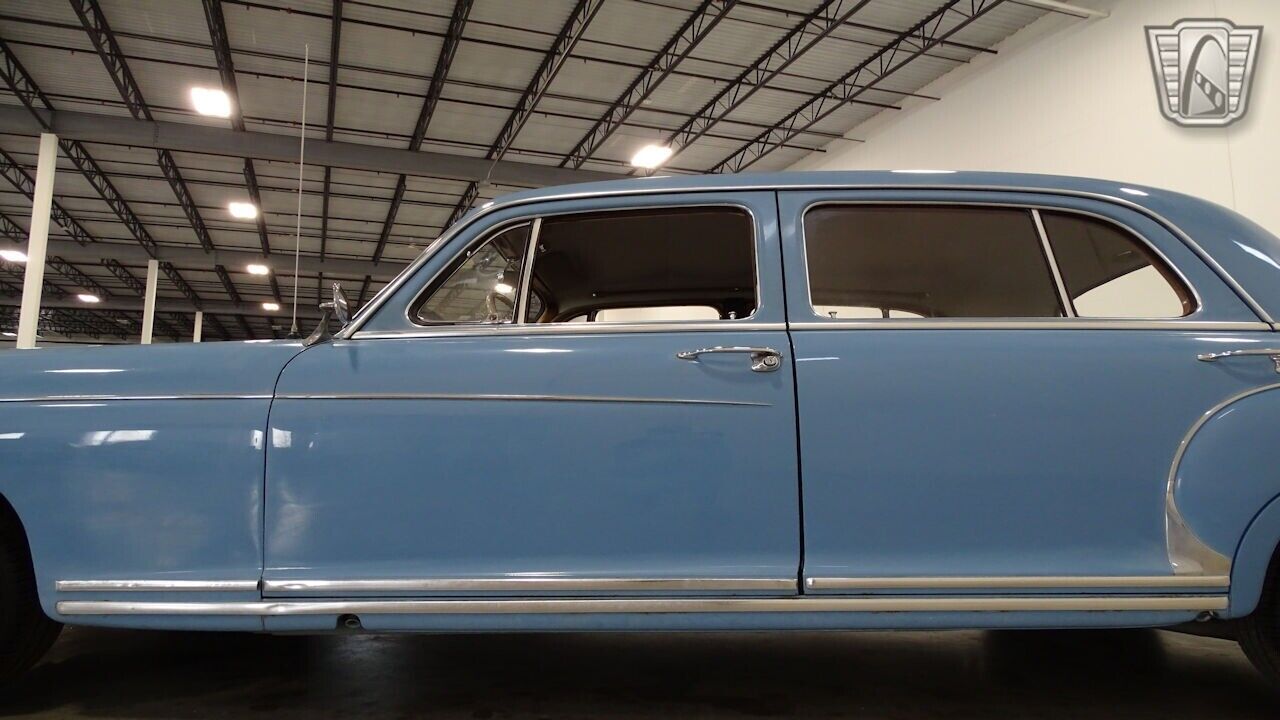 Mercedes-Benz-200-Series-1959-7