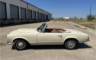 Mercedes-Benz 200-Series  1967 à vendre