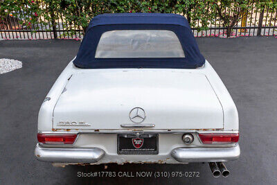 Mercedes-Benz-200-Series-1968-10