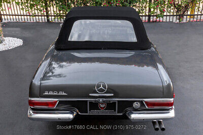 Mercedes-Benz-200-Series-1968-10