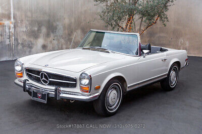 Mercedes-Benz-200-Series-1969-7