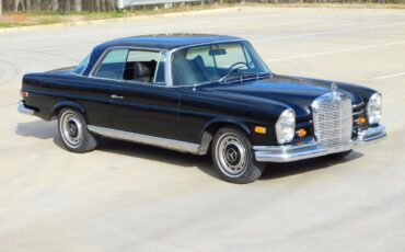 Mercedes-Benz-200-Series-1969-9