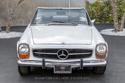 Mercedes-Benz-200-Series-1970-1