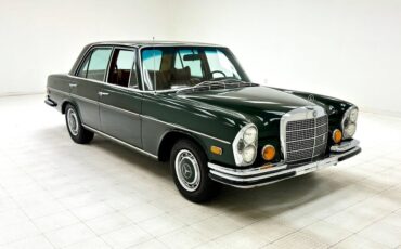 Mercedes-Benz-200-Series-1970-6