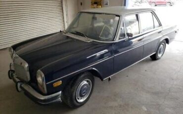 Mercedes-Benz-200-Series-1972-1