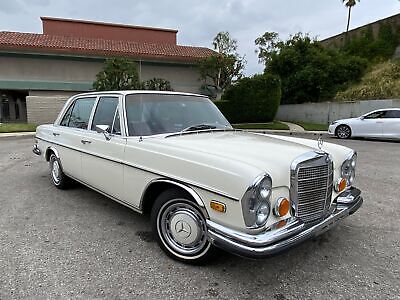 Mercedes-Benz-200-Series-1973-1