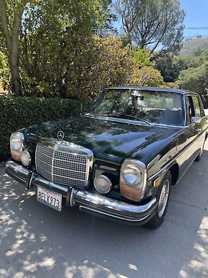 Mercedes-Benz-200-Series-1973-1