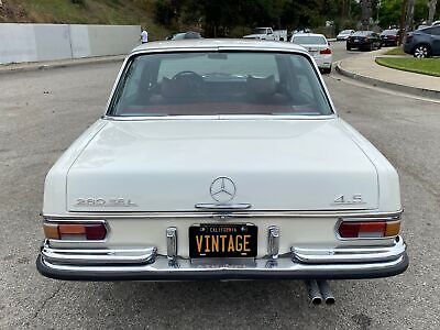 Mercedes-Benz-200-Series-1973-7