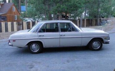 Mercedes-Benz-200-Series-Berline-1969-21