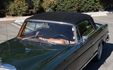 Mercedes-Benz-200-Series-Cabriolet-1969-14