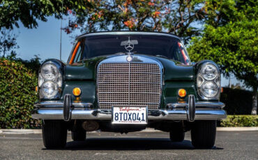 Mercedes-Benz-200-Series-Cabriolet-1969-6