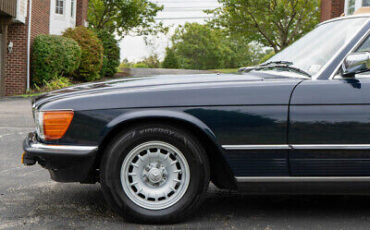 Mercedes-Benz-200-Series-Cabriolet-1984-3