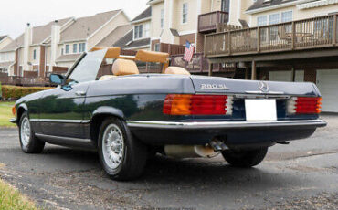 Mercedes-Benz-200-Series-Cabriolet-1984-5