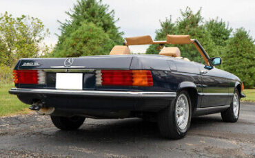 Mercedes-Benz-200-Series-Cabriolet-1984-7