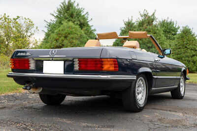 Mercedes-Benz-200-Series-Cabriolet-1984-7