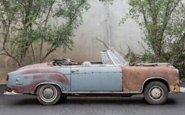 Mercedes-Benz-220S-1958-3