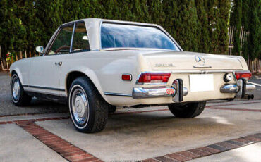 Mercedes-Benz-230SL-Cabriolet-1965-5