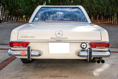 Mercedes-Benz-230SL-Cabriolet-1965-6