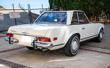 Mercedes-Benz-230SL-Cabriolet-1965-7