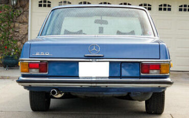 Mercedes-Benz-250-Berline-1969-6