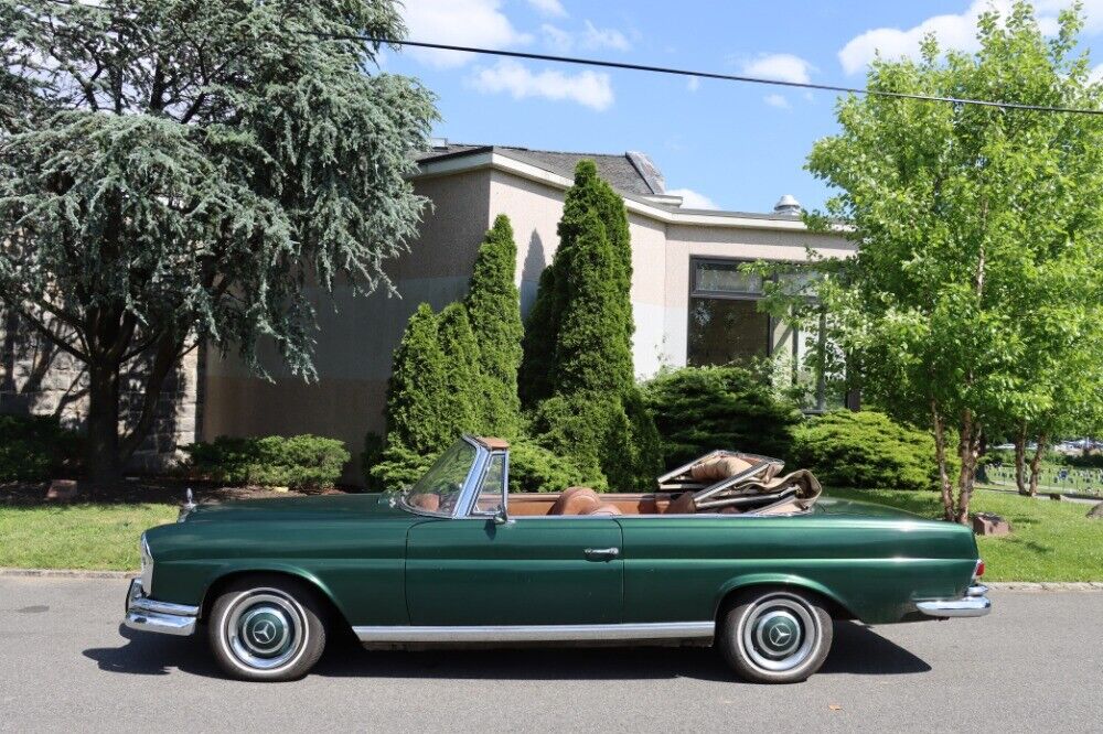 Mercedes-Benz-250SE-Cabriolet-1967-3