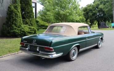 Mercedes-Benz-250SE-Cabriolet-1967-4