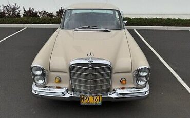 Mercedes-Benz-280-SE-1969-5