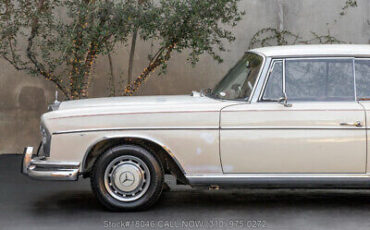 Mercedes-Benz-300-Series-1964-11