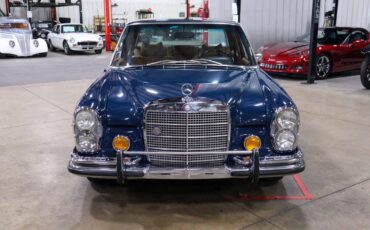 Mercedes-Benz-300-Series-1970-10