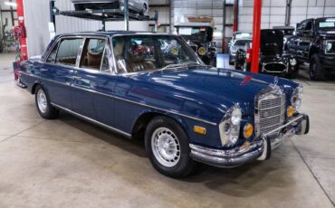 Mercedes-Benz-300-Series-1970-9