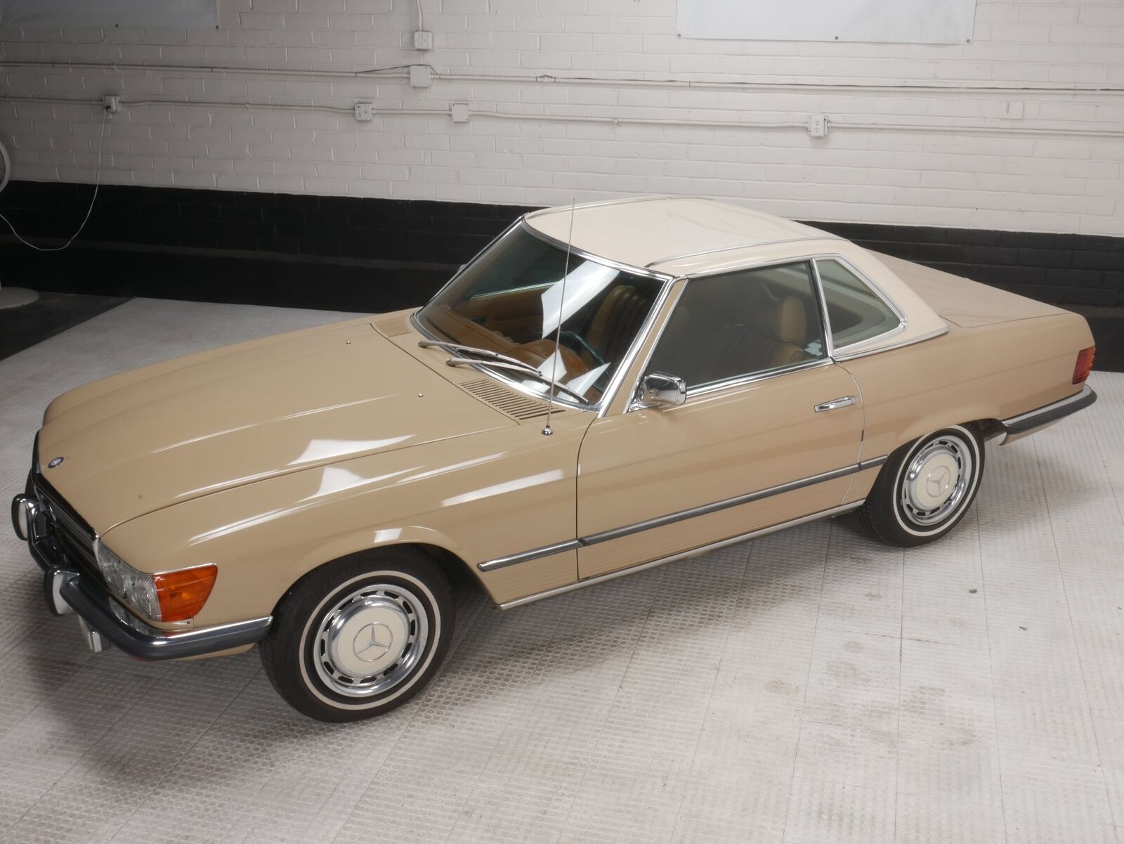 Mercedes-Benz-300-Series-1972-8