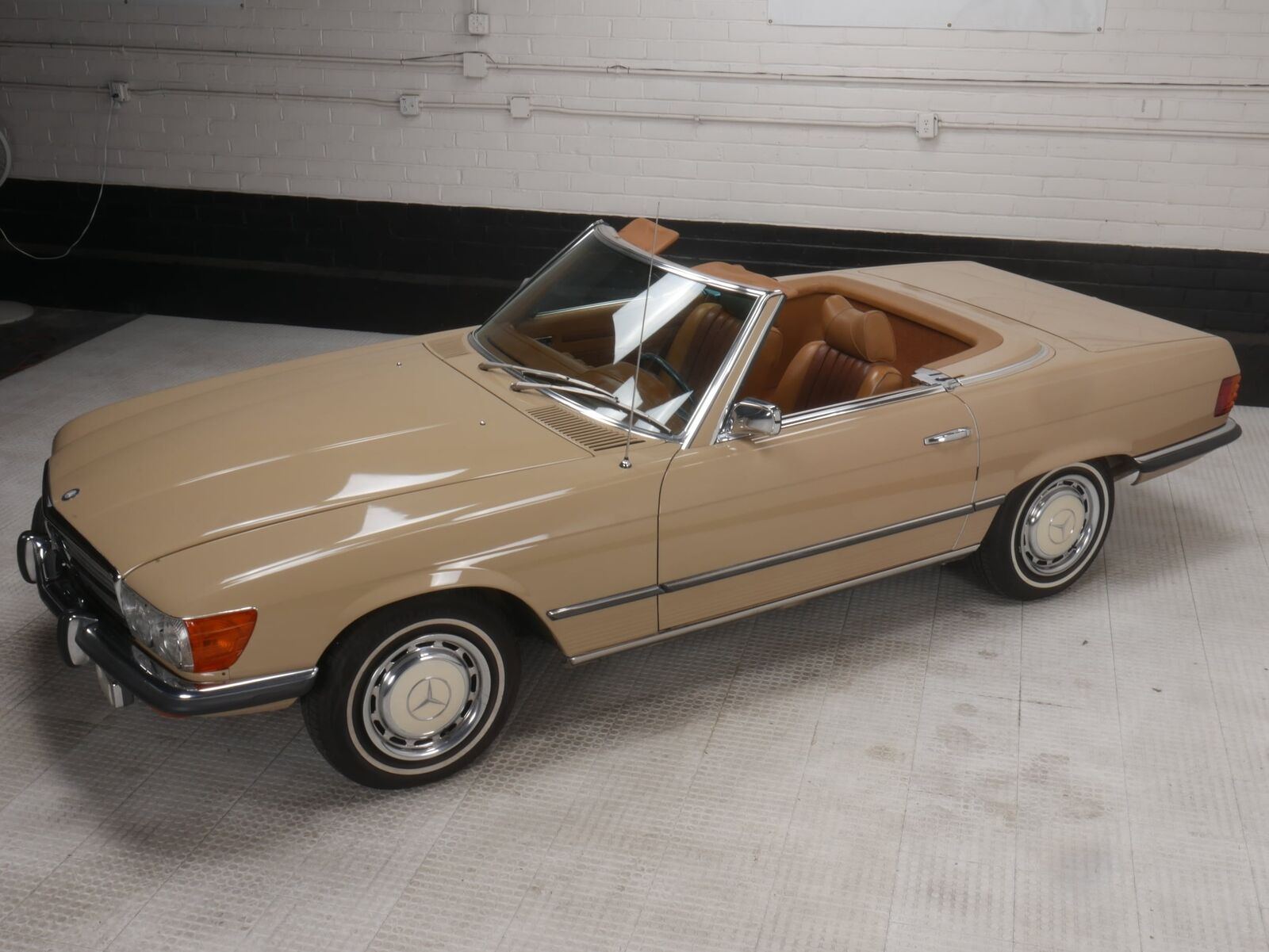 Mercedes-Benz-300-Series-1972-9