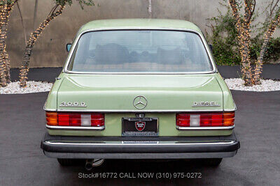 Mercedes-Benz-300-Series-1977-5