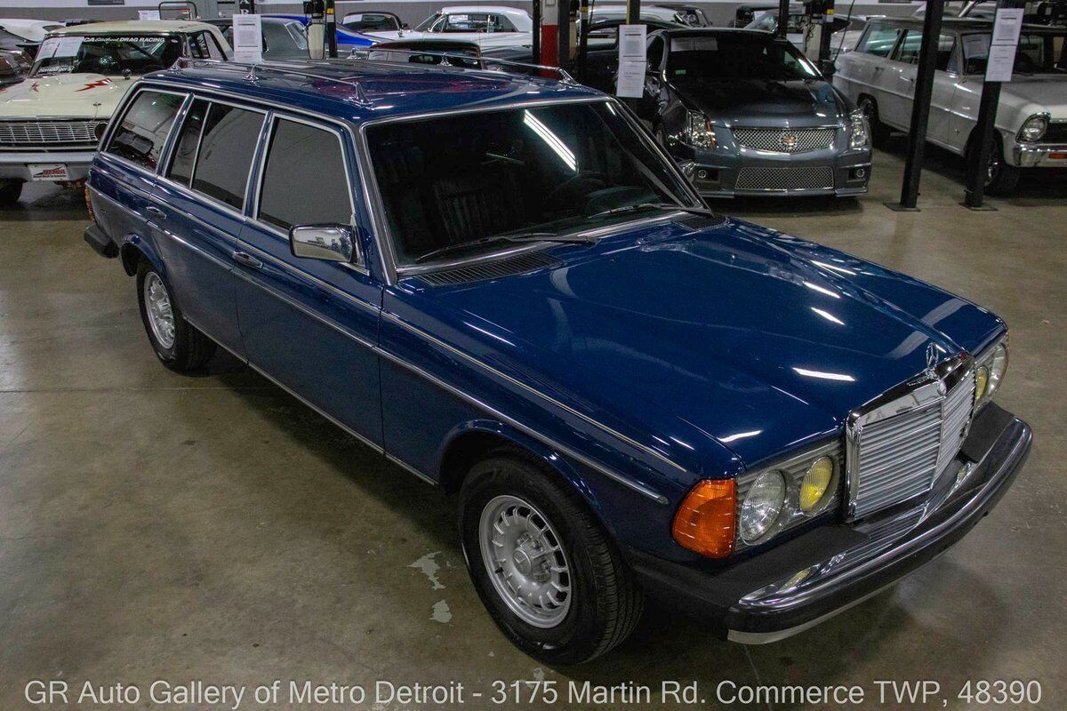 Mercedes-Benz-300-Series-1985-8