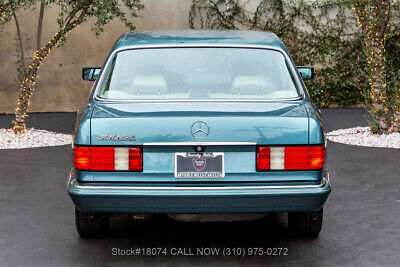 Mercedes-Benz-300-Series-1989-5