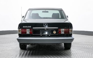 Mercedes-Benz-300-Series-1990-5