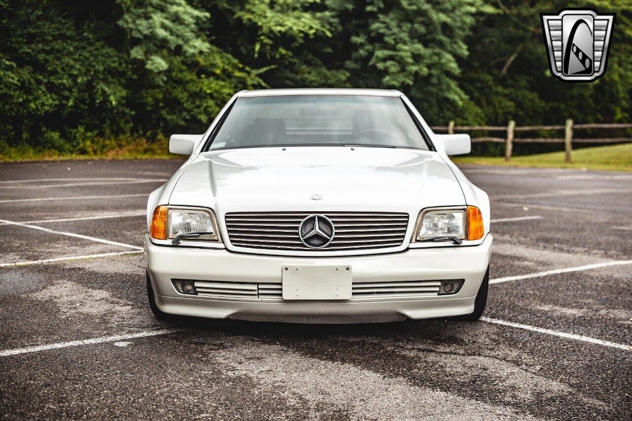 Mercedes-Benz-300-Series-1990-9