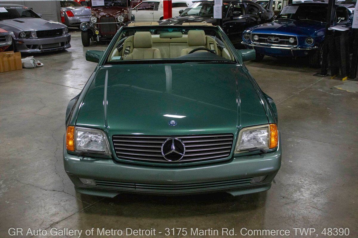 Mercedes-Benz-300-Series-1991-10