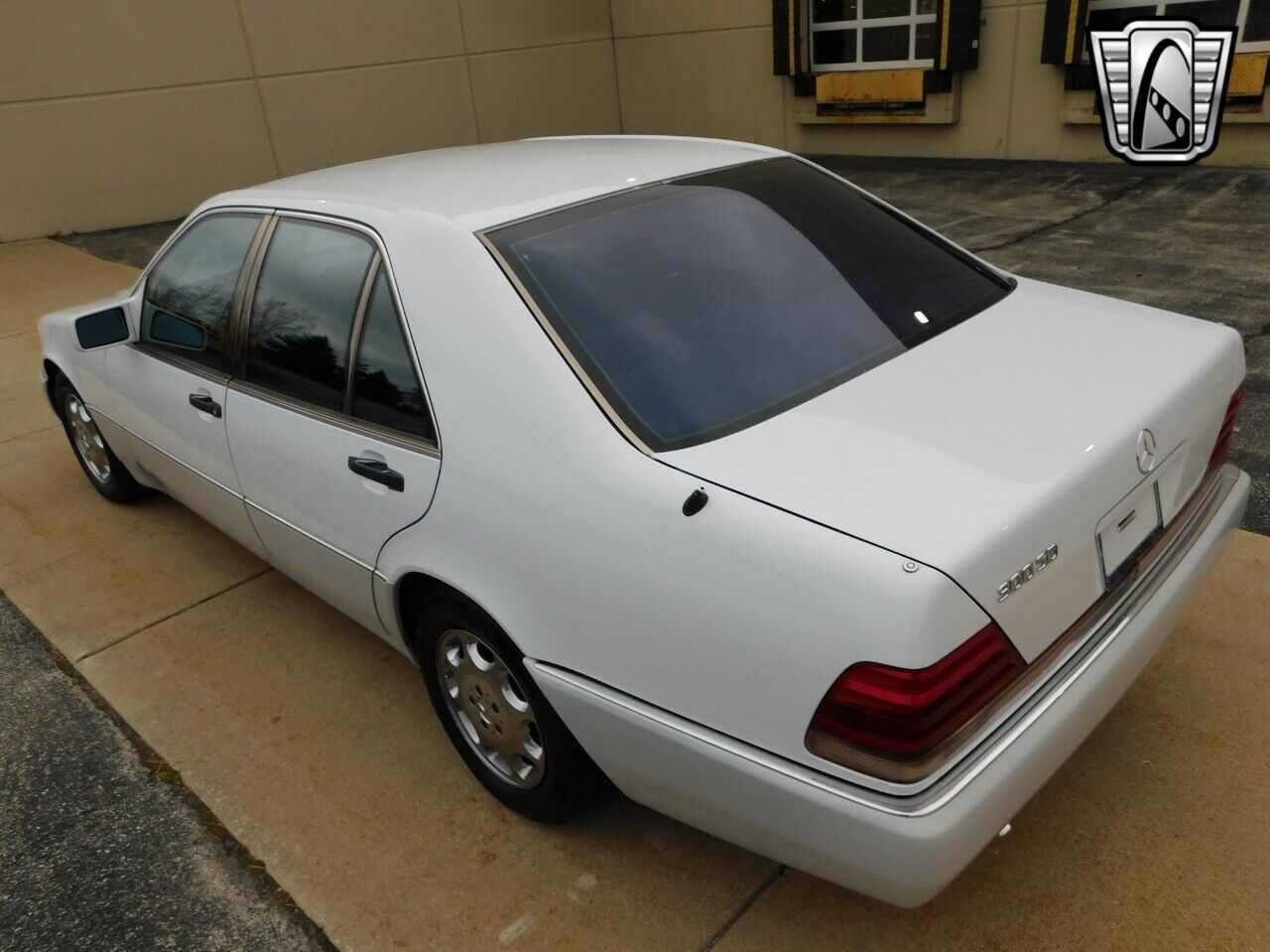 Mercedes-Benz-300-Series-1992-6