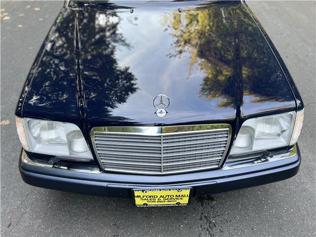 Mercedes-Benz-300-Series-1994-12