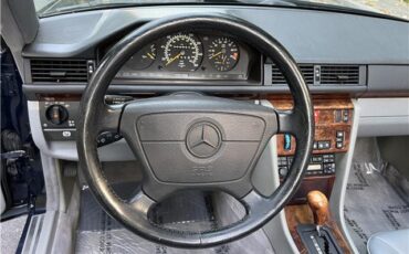 Mercedes-Benz-300-Series-1994-18