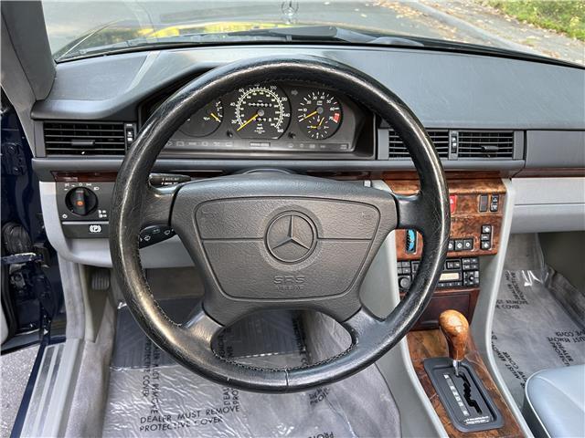 Mercedes-Benz-300-Series-1994-18