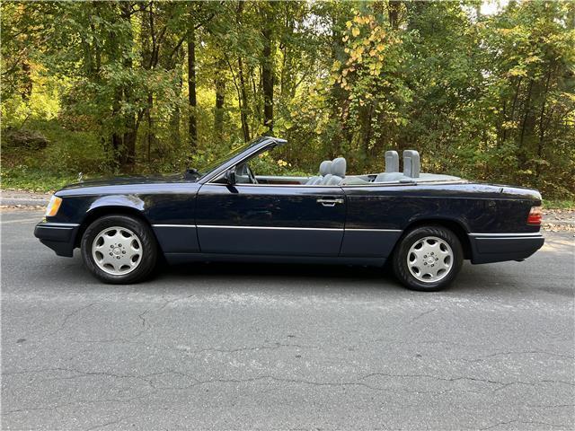 Mercedes-Benz-300-Series-1994-3