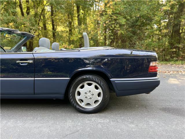 Mercedes-Benz-300-Series-1994-5