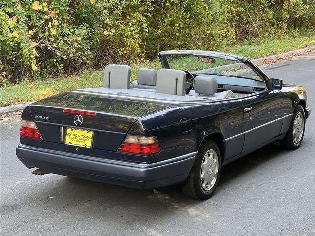 Mercedes-Benz-300-Series-1994-8