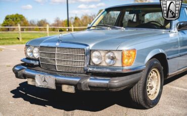 Mercedes-Benz-300-Series-Berline-1979-10