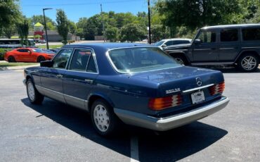 Mercedes-Benz-300-Series-Berline-1985-3